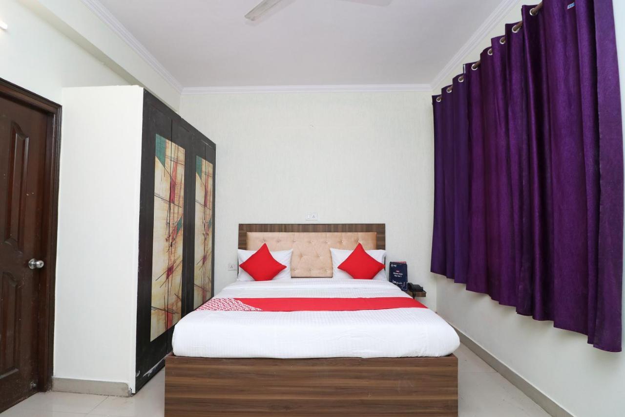 Oyo Flagship 28755 Hotel 9 Palm Rājpur Exterior photo