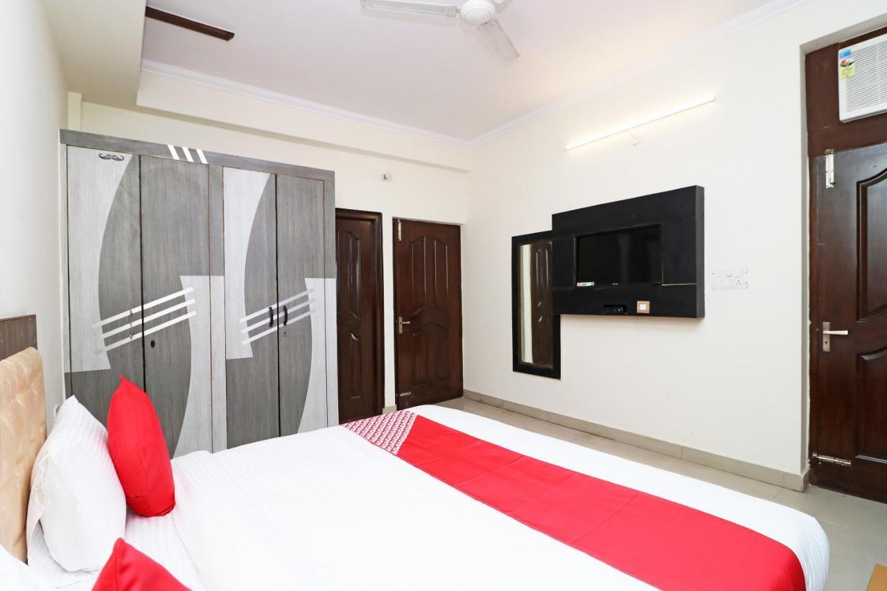 Oyo Flagship 28755 Hotel 9 Palm Rājpur Exterior photo